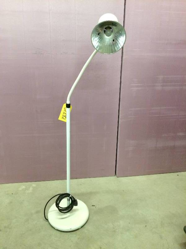 lot 32 image: Retails Used $300 McKesson Mobile Halogen Exam Lamp With Rolling Stand 81-016110 HALOGEN 35 Medical Clinic Exam Light Great For The Garage or Mechanics Light Crafters Photographers Too