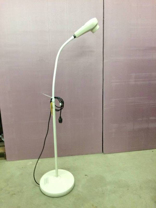 lot 33 image: Selling Online USED $300 Welch Allyn LS150 Goose Neck Flexible Medical Exam Light Diagnostic Lamp Excellent Condition - Great For Mechanics or Crafting Too