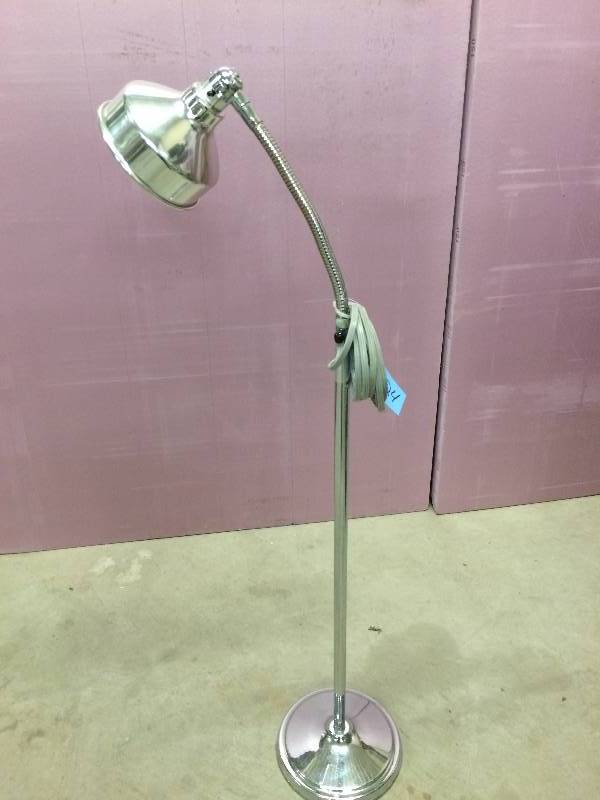 lot 34 image: Retails New $250 Chrome Gooseneck Telescoping Industrial Medical Exam Light Lamp - Excellent Condition Super Chic For Your Industrial Look Reading Light Or Mechanics Garage