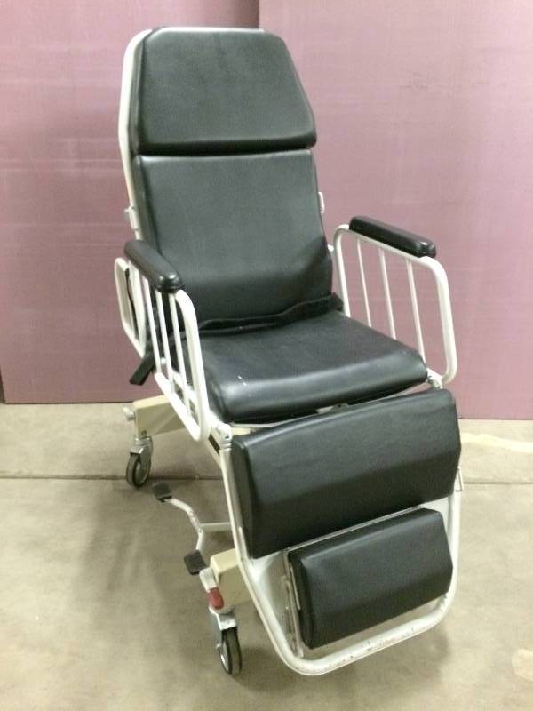 lot 42 image: Big WOW Retails Used $2500 Hausted All Purpose Hydraulic Chair - Can Be Adjusted To Be A Patient Mobile Stretcher Or Gurney - Excellent Condition