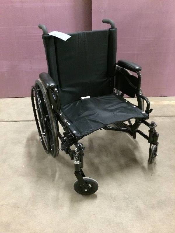 lot 49 image: Invacare 9000 XT Lightweight IVC Manual Wheelchair - Collapsible - Seat To Floor HEight Adjustable - Excellent Condition