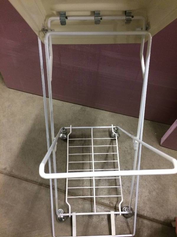 lot 62 image: Flip Top Laundry HAmper Mobile Stand - Nice Condition