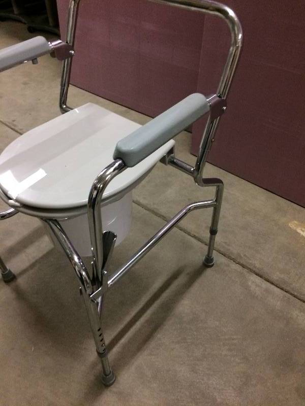 lot 67 image: stationary commode