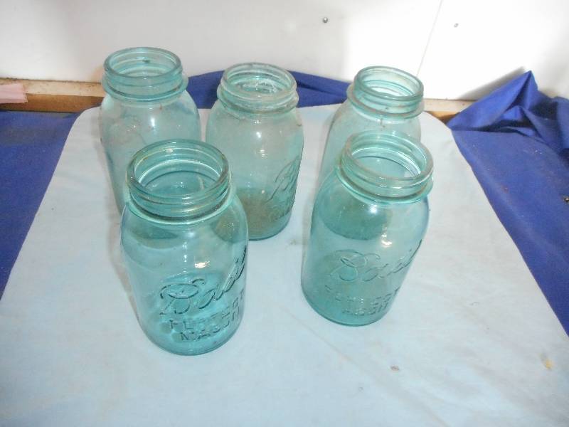 5 VINTAGE GREEN BALL JARS