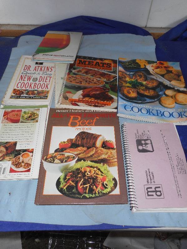 MULTIPLE RECIPE BOOKS AND CARDS