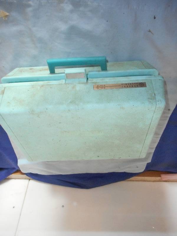 VINTAGE GE RECORD PLAYER
