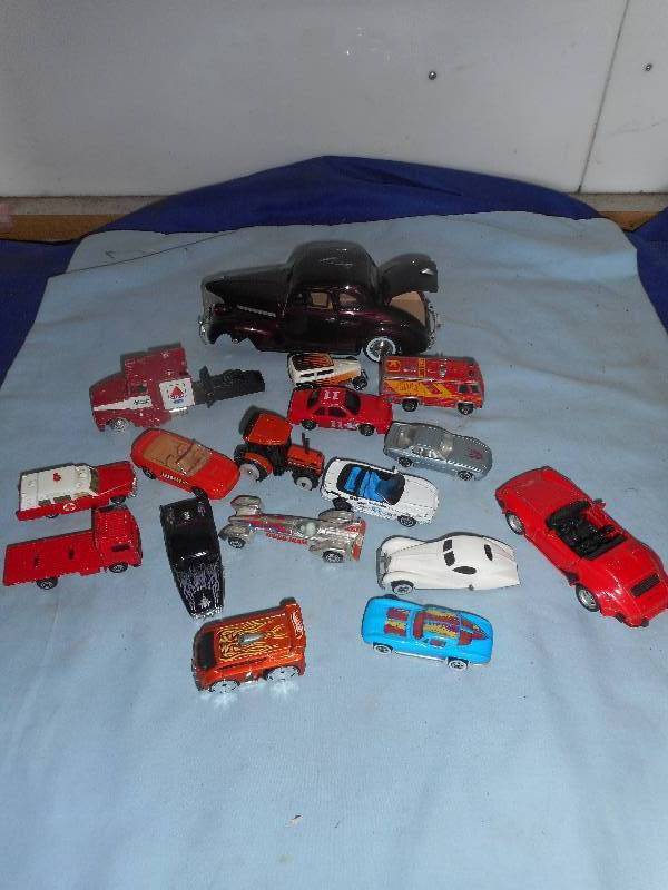 COLLECTIBLE  TRUCKS AND CARS