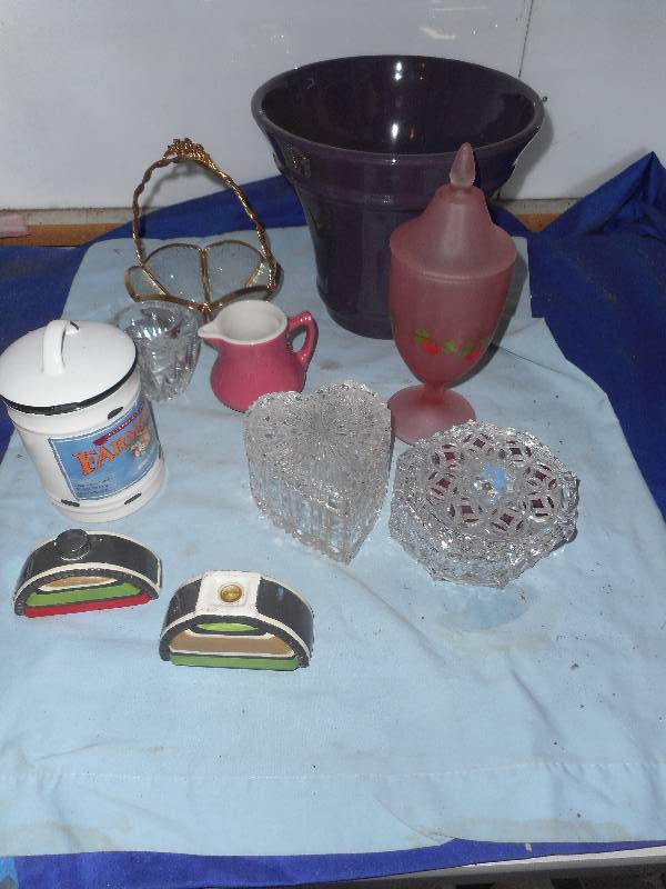 COLLECTIBLE GLASSWEAR