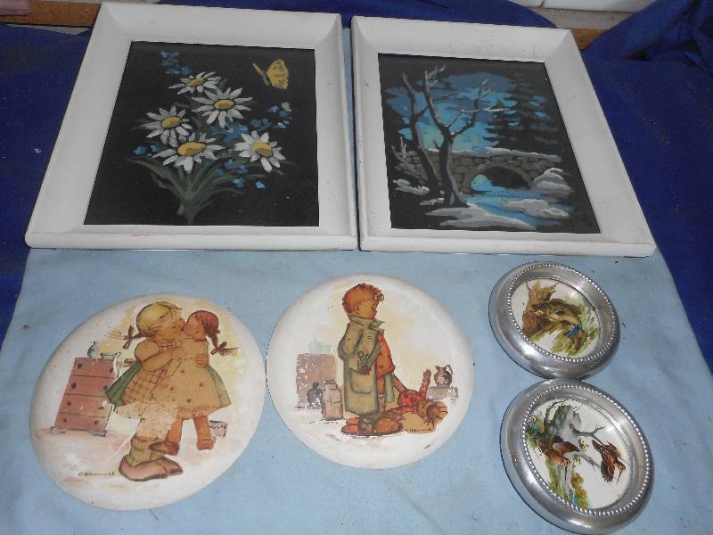 lot 24 image: VINTAGE PICTURES AND WILDLIFE COASTERS