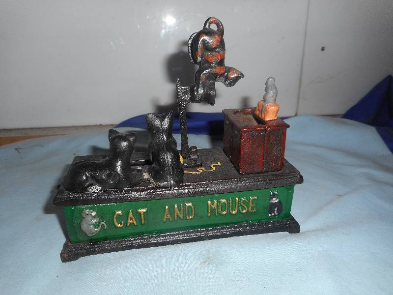ANTIQUE CAST IRON CAT AND MOUSE BANK NEW , USED , VINTAGE , ANTIQUE