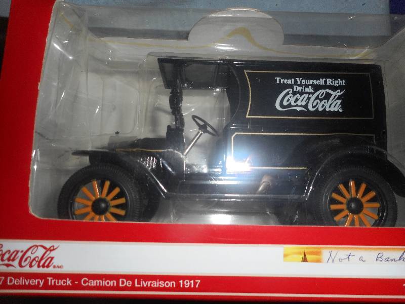 COLLECTIBLE COCA COLA DELIVERY TRUCK
