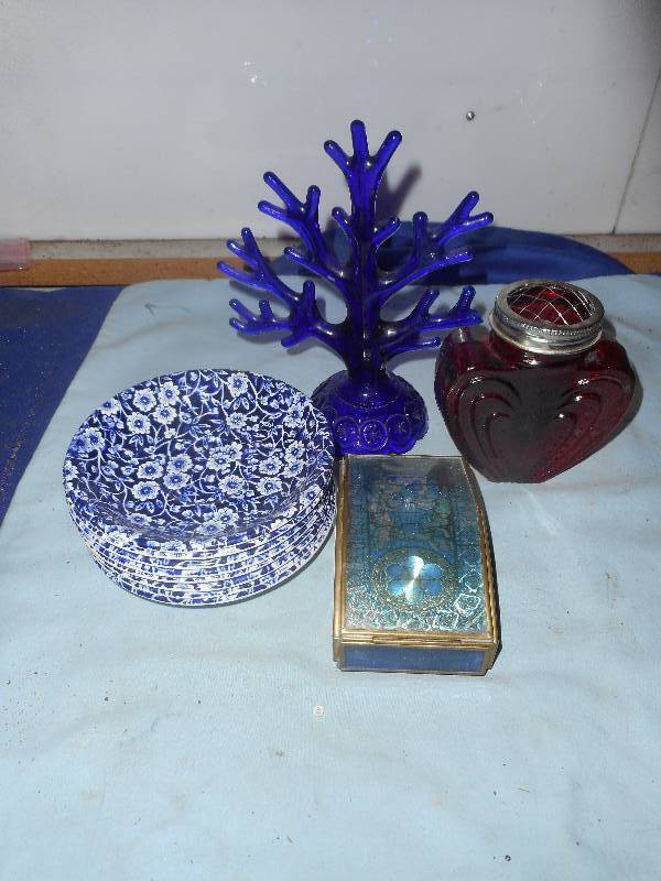 VINTAGE GLASSWEAR