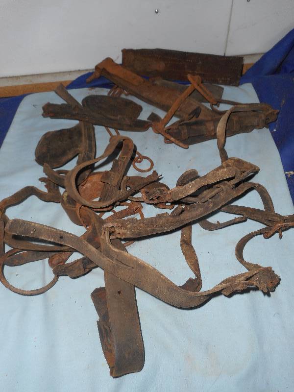 ANTIQUE LEATHER AND METAL HORSE TACK PIECES