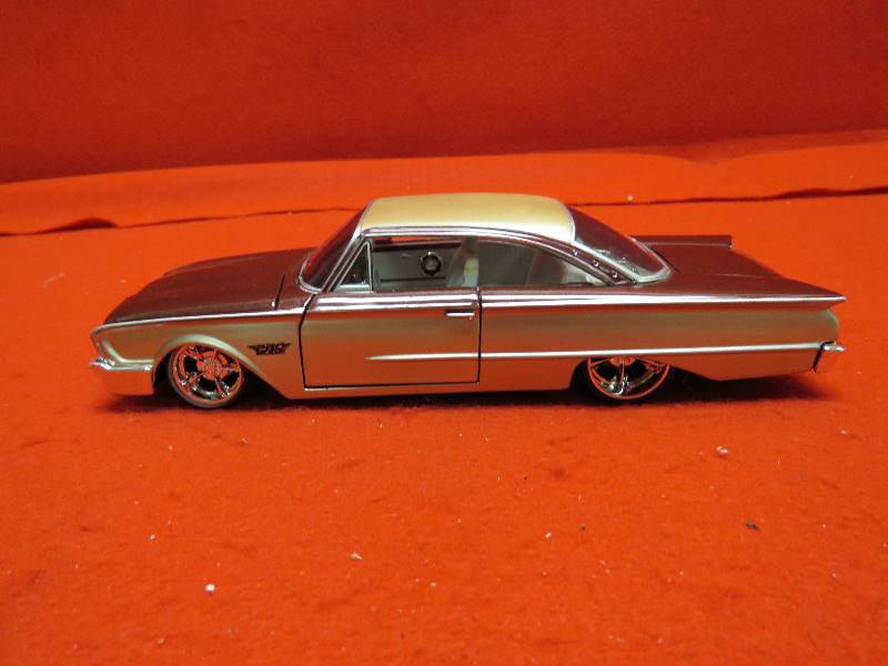 Collectible Maisto