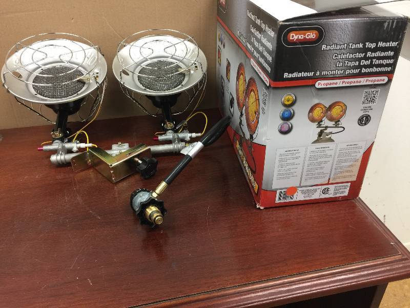 lot 11 image: Dyna-Glo 30K LP Double Tank Top Gas Portable Heater - CSA open box never used