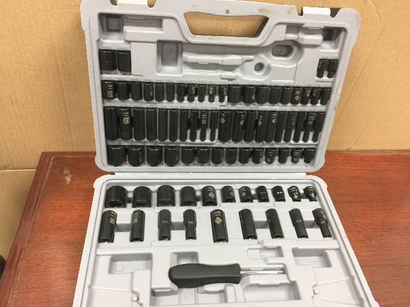 lot 19 image: Stanley Black Chrome Socket Set (SAE & Metric) missing pc