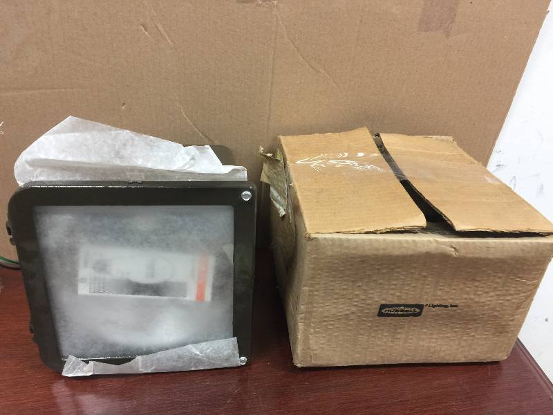 lot 29 image: Hubbell Lighting MIC-0150P-358 open box never used