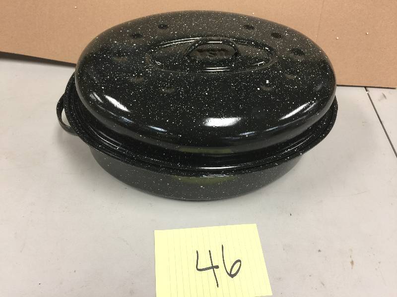 lot 46 image: 18 OVl ROASTER LID BLACK New