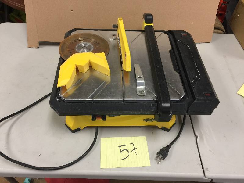 lot 57 image: QEP 34 HP Wet Tile Saw with 7 in. Diamond Blade used in working conditions