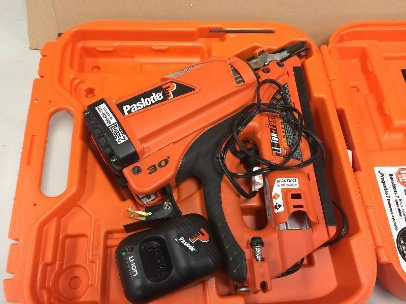lot 76 image: Paslode Cordless CF325XP Lithium-Ion 30° Framing Nailer missing battery