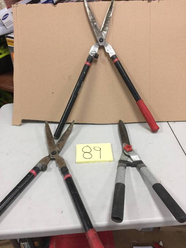 lot 89 image: Lot of 3 Craftsman  Hedge Shear