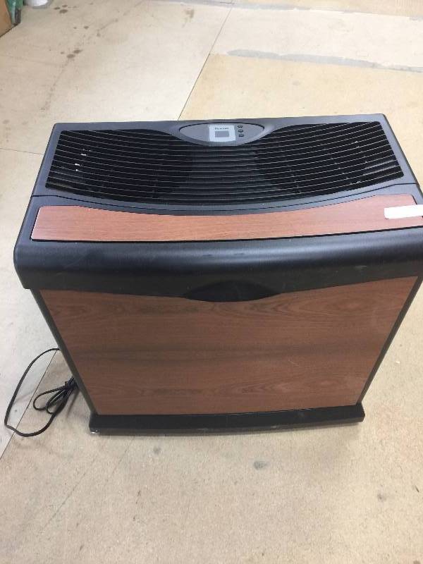 lot 94 image: Kenmore 15420 humidifier in like New working conditions