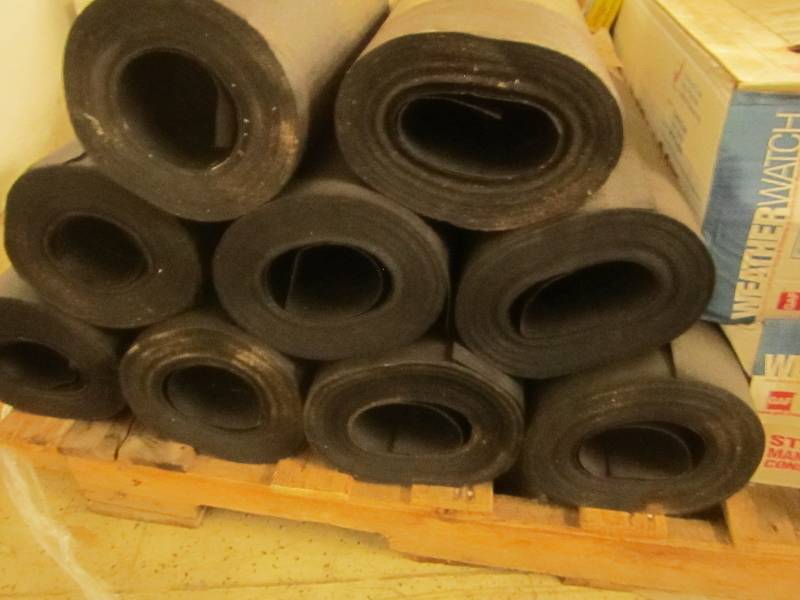 lot of roofing materials 9-rolls of...