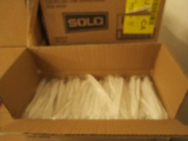 1 box of 1000 wrapped palstic knive...