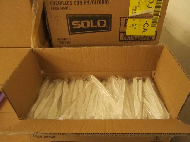 1 box of 1000 wrapped palstic knive...
