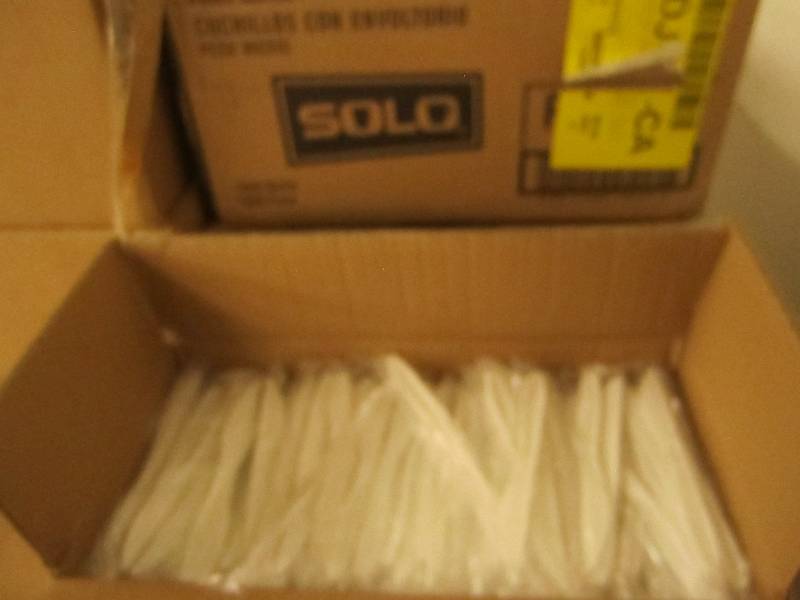 1 box of 1000 wrapped palstic knive...