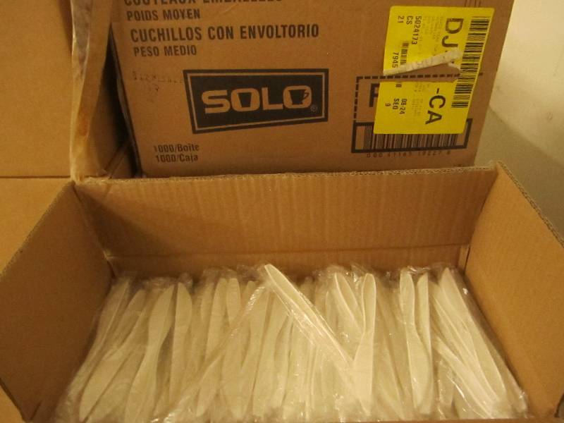 1 box of 1000 wrapped palstic knive...