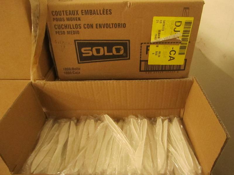1 box of 1000 wrapped palstic knive...