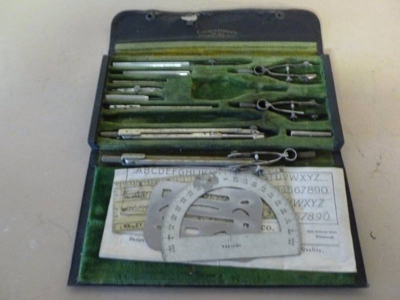 Antique Lettering Set