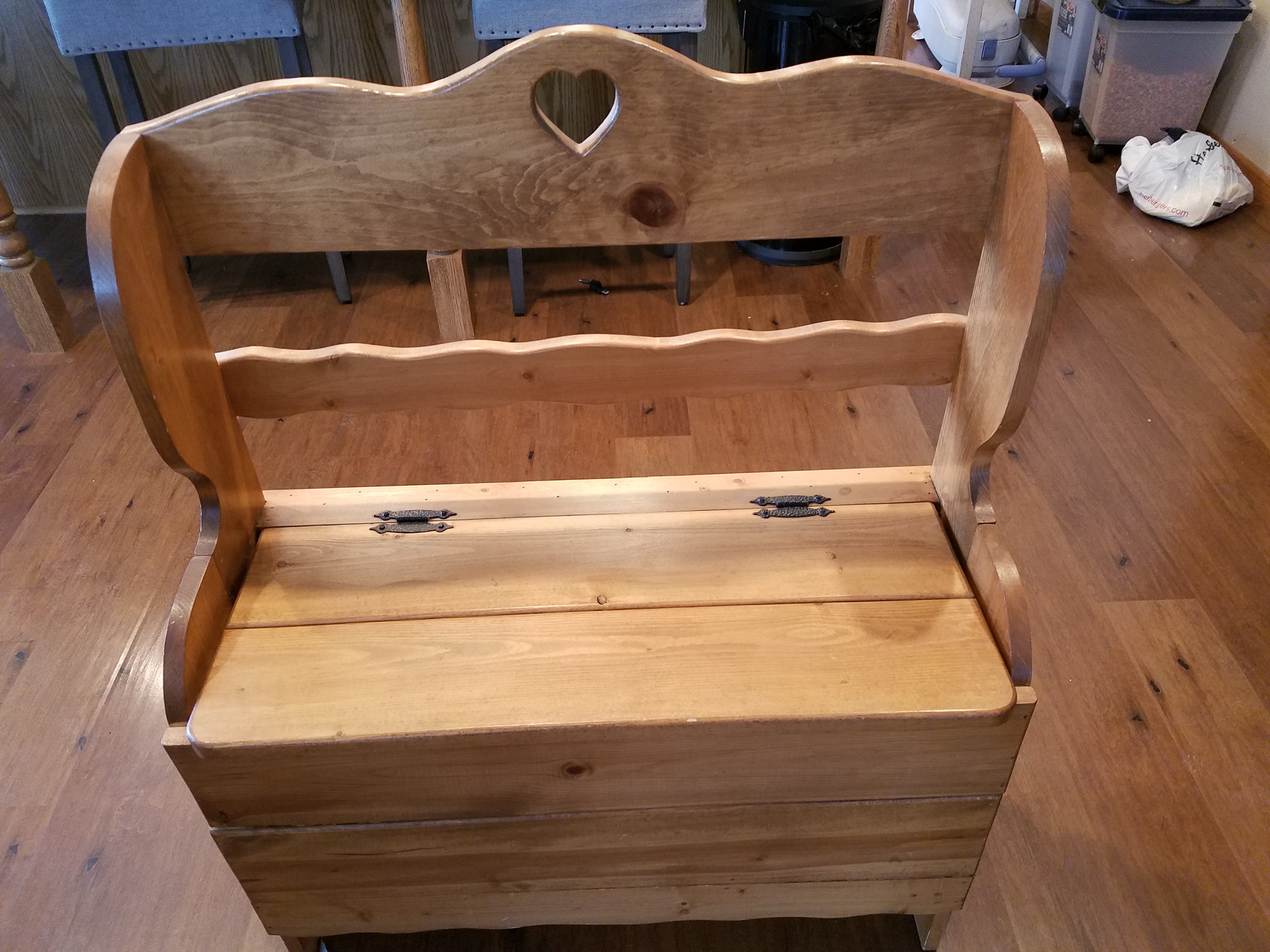 lot 21 image: Hallway Bench