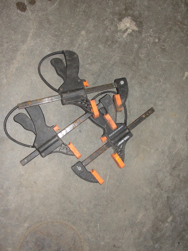 lot 8 image: Clamps