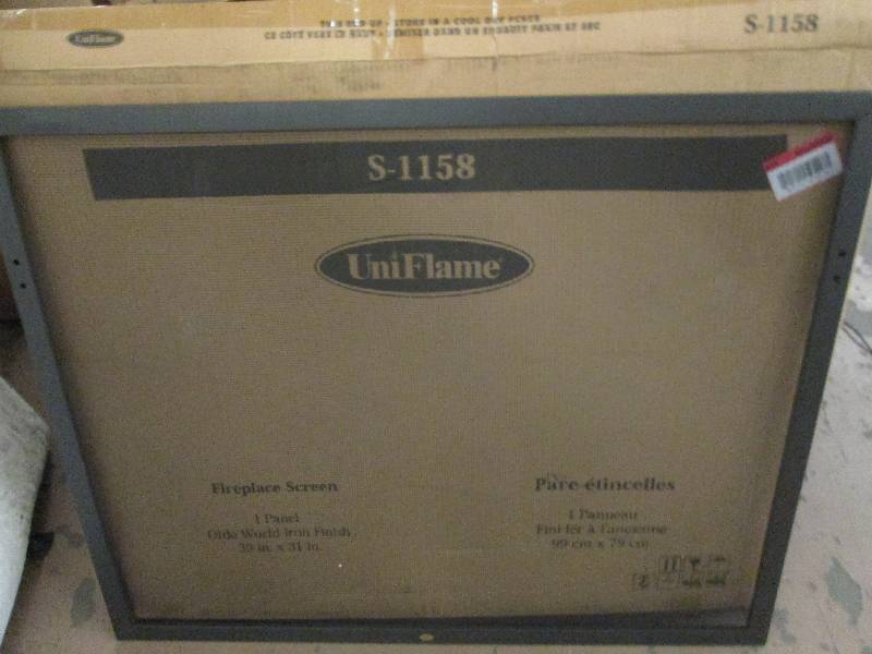 Olde World Iron Single-Panel Firepl...