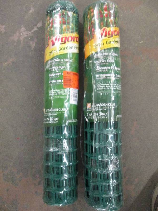 2 rolls of vigoro 25ft green garden...