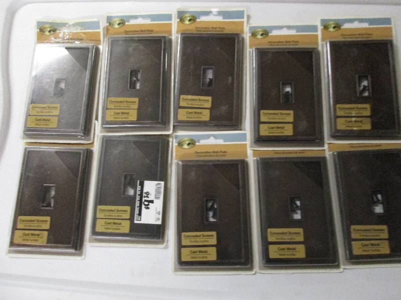 10 Hampton Bay 1 Toggle Screwless C...