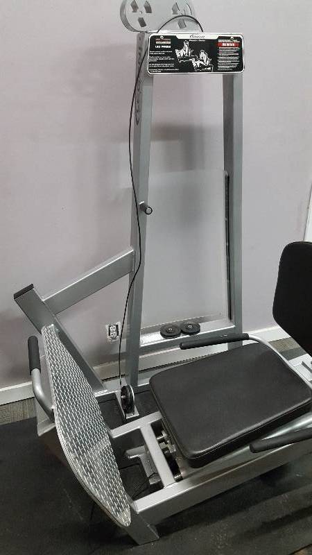 lot 23 image: Commercial Leg Press