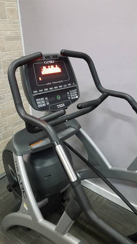 lot 5 image: Cybex 750A Arc Trainer. Commercial elliptical