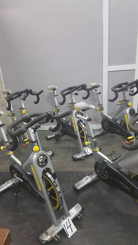 lot 11 image: Matrix Livestrong S-Series Commercial Spin Bike With Computer