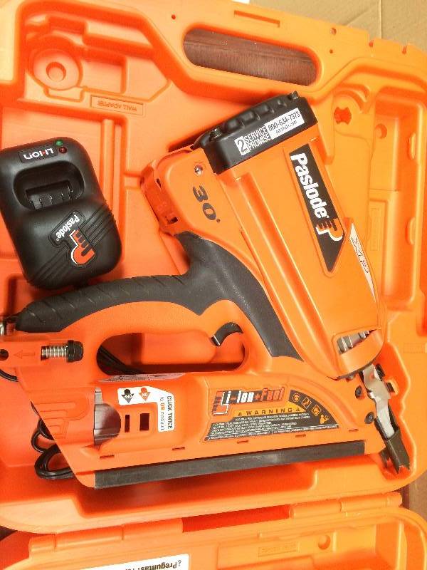 lot 39 image: Paslode Cordless CF325XP Lithium-Ion 30° Framing Nailer good condintion Model # 905600