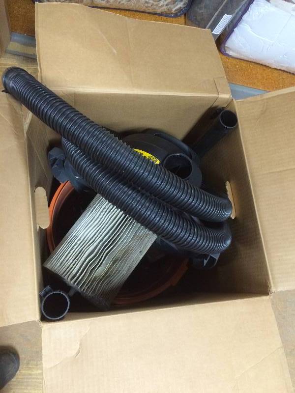 lot 58 image: RIDGID 6-gal. WetDry Vacuum good condition
