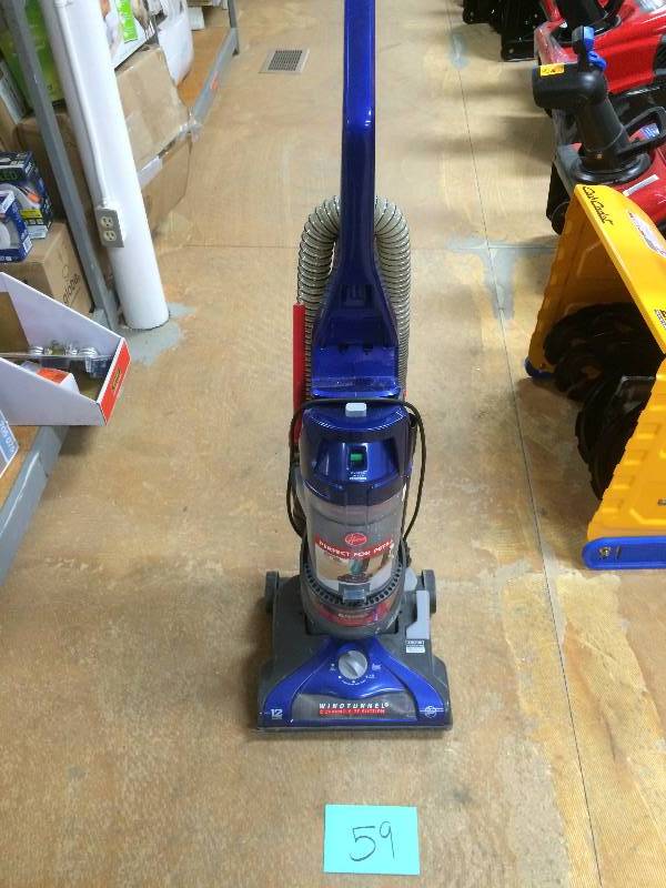 lot 59 image: Hoover UH70825 WindTunnel 2 Rewind Bagless Upright Vacuum used