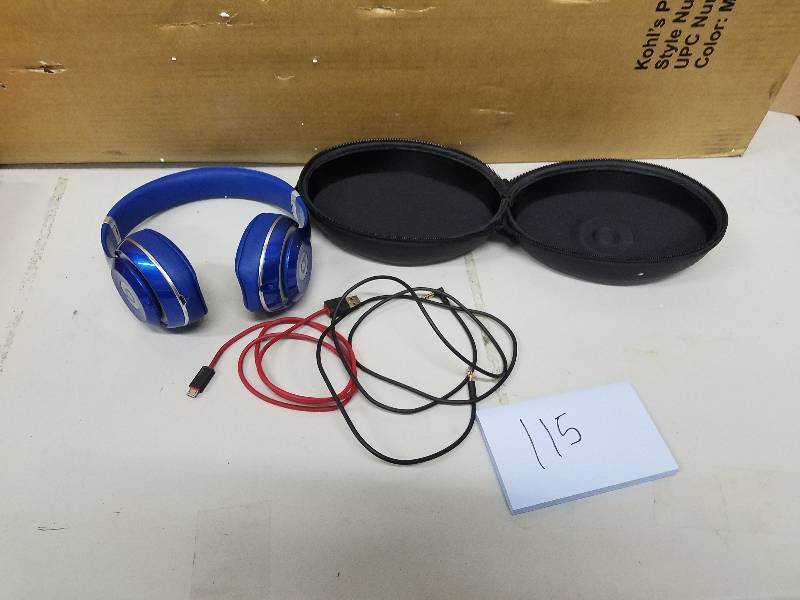 lot 115 image: Beats Studio Wired Over-Ear Headphone - Blue  in working conditions