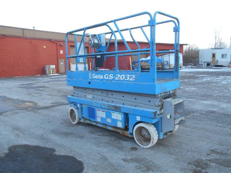 Genie GS-2032 Scissor Lift. NO RESERVE
