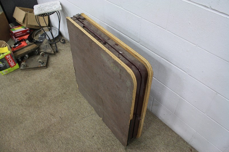 lot 116 image: Heavy Duty Folding Wood Table
