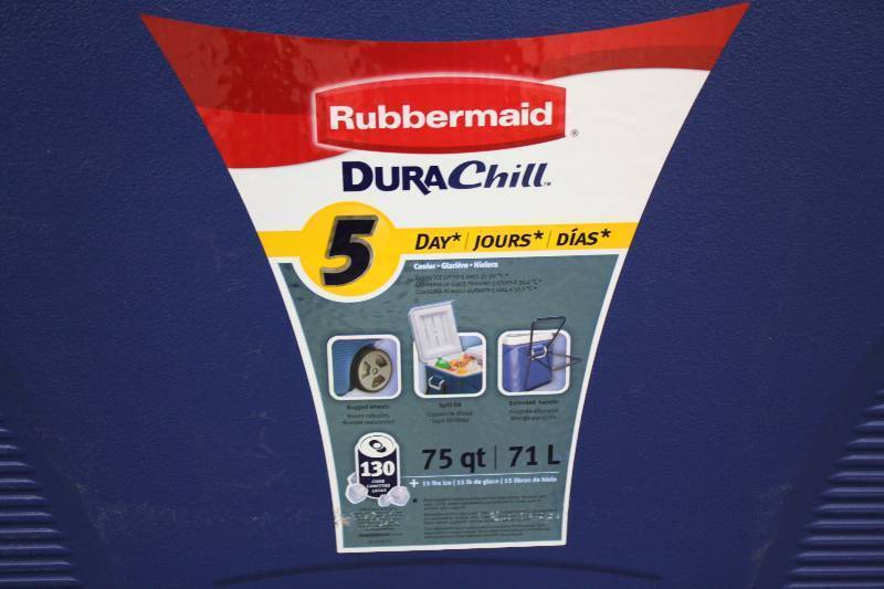 lot 101 image: 75 Quart Rubbermaid Cooler