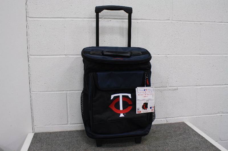 lot 29 image: Minnesota Twins Rolling Cooler