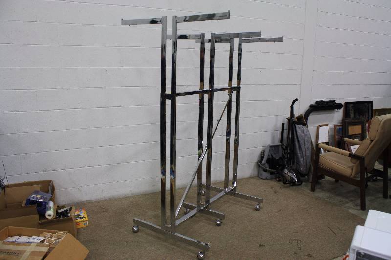 lot 16 image: 6 Way Retail Racks - Hanging Clothes Rack